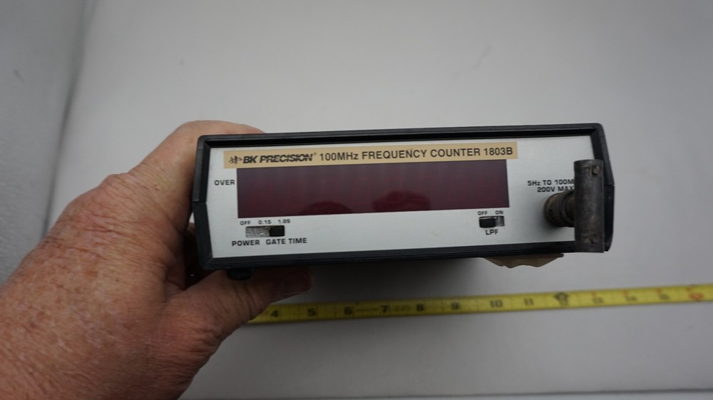 BK PRECISION  1803 B FREQUENCY COUNTER powers up no testing done