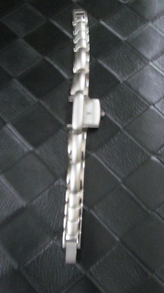 Vintage  Quartz LADIES hidden covered chrome?❤