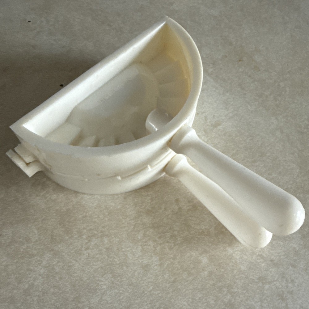 4 Inch Dumpling Press Maker Dough Presser Sealing Clamp Kitchen Baking Tool