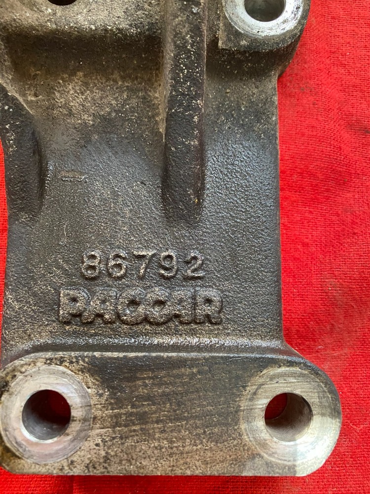 PACCAR Motor Mount Bracket 1821554