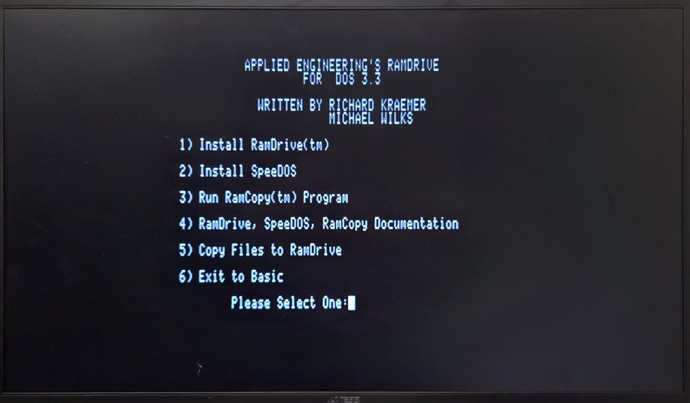 Vintage 1984 Apple IIc Computer A2S4000 w/ mouse, Disk Set, Disk IIc & more