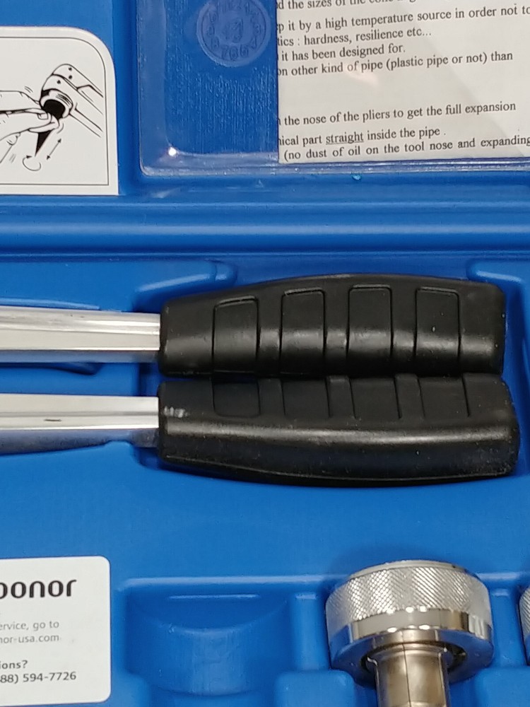 Uponor ProPEX Hand Expander Tool Kit Q6295075