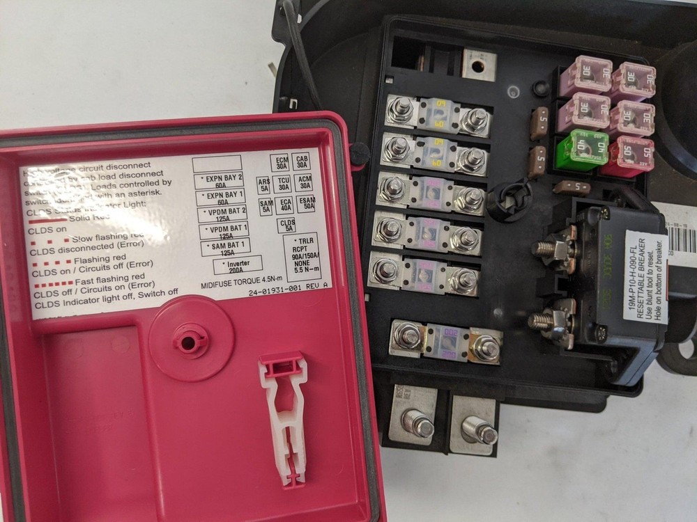 New Freightliner Daimler BCA Main Power Module w/ Shut Off Switch - PN A66-19628