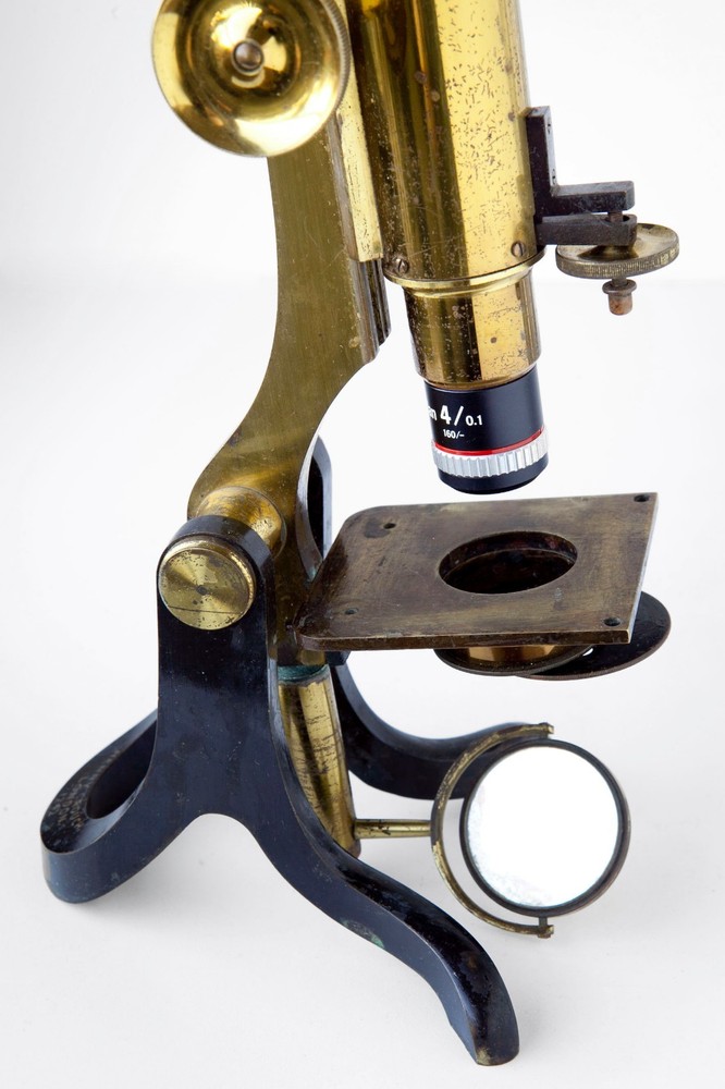 ANTIQUE BRASS HENRY CROUCH LONDON 1242 w/Nikon E Plan 4/0.1 Microscope Objective