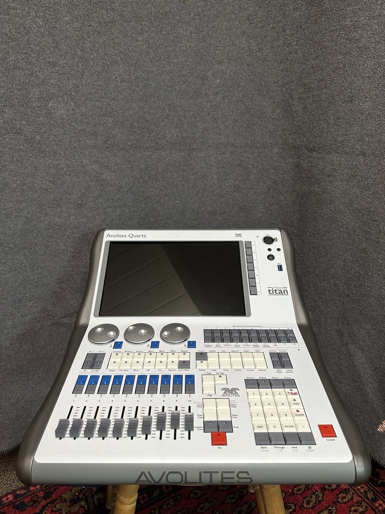 Avolites Quartz Lighting Console Controller , Titan Moble Wing, Road Case, Bag