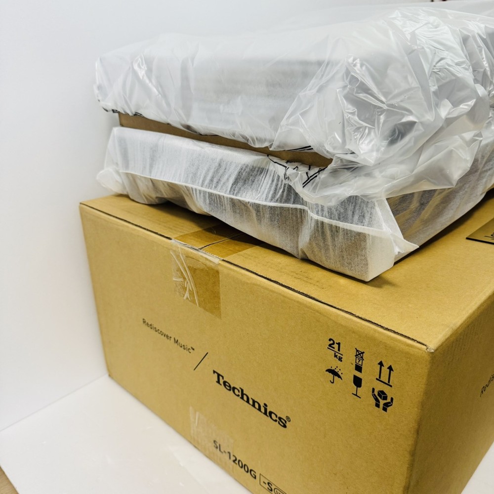 TECHNICS SL-1200G Series Turntable 100V JP w/WT-53E Step-Down Unit EU Ready