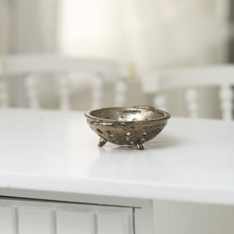 Dollhouse Miniature Strainer | 6 Pieces