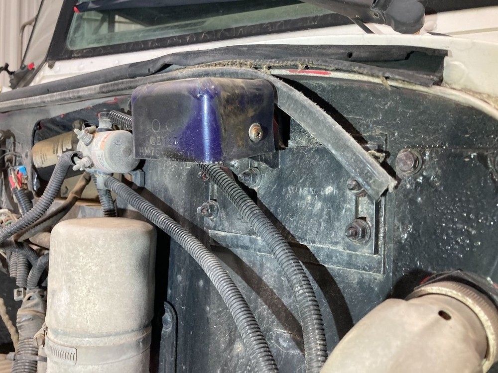 Peterbilt 378 Left/Driver Hood Rest - Used