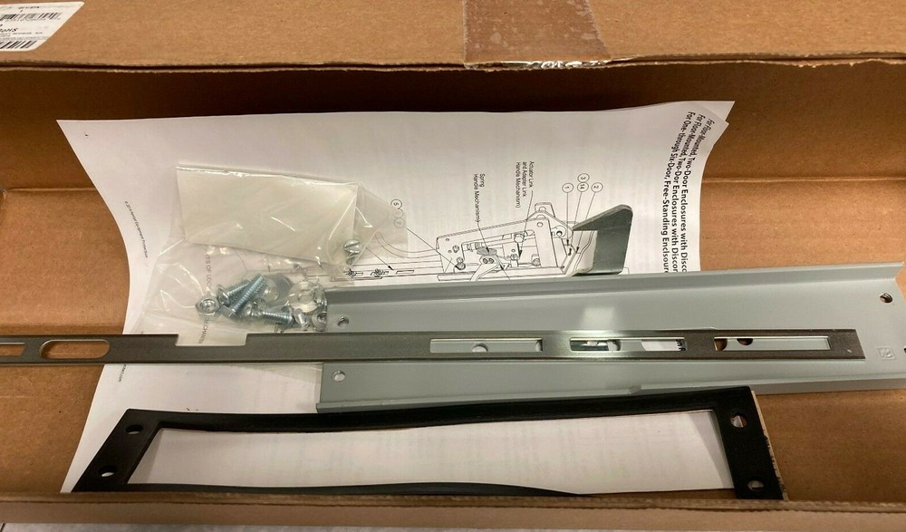 ECHC - Hoffman, Operator Adapters for Universal Cutouts