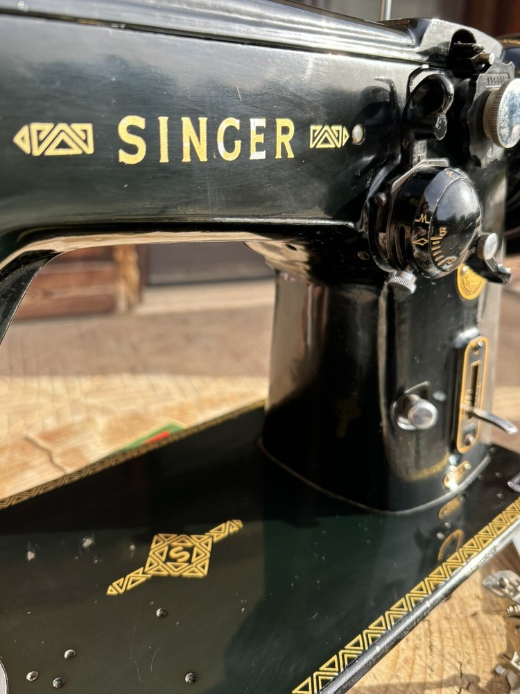 SINGER 306 sewing Machine