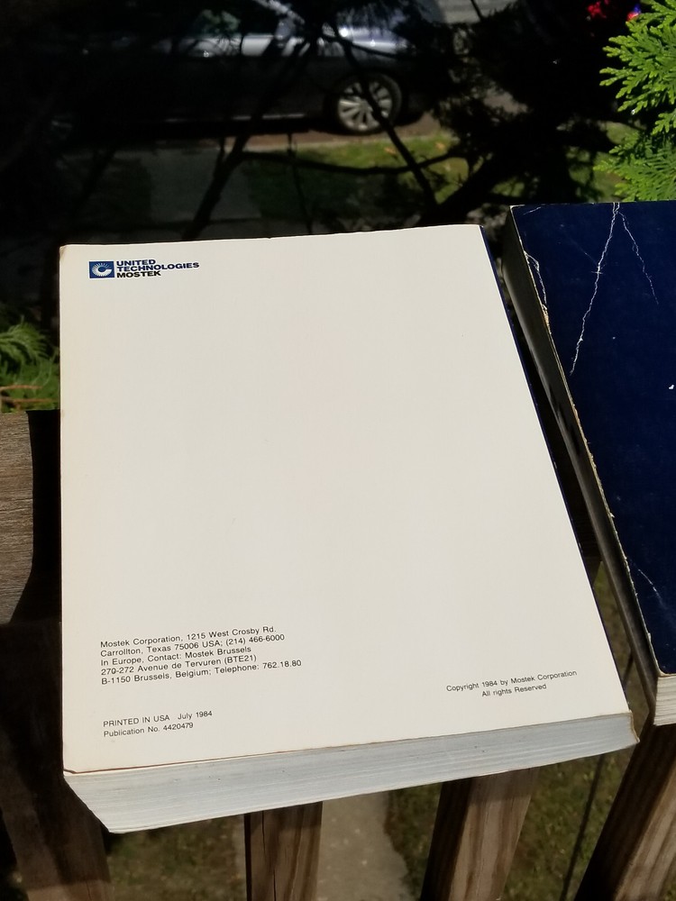 4 VINTAGE MOSTEK MICROELECTRONICS BOOKS MEMORY DATA 1979 MICROCOMPUTER 1984, '85