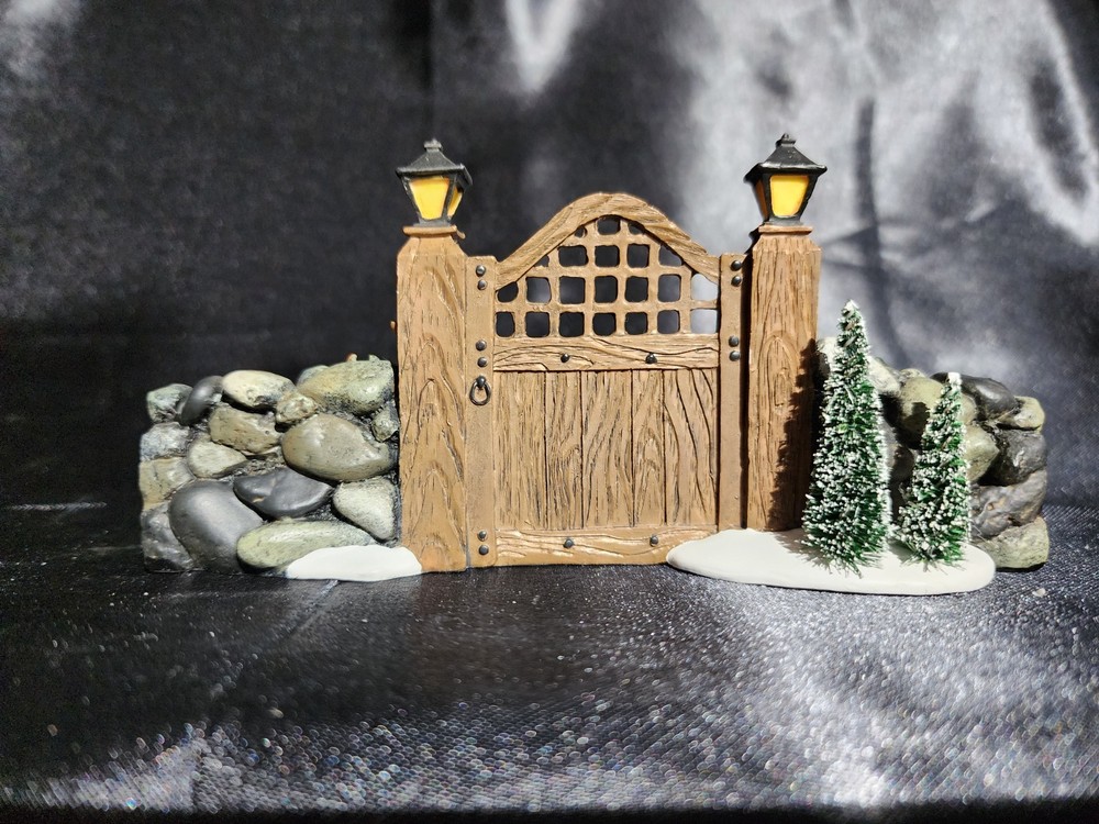 Dept 56 "Fieldstone Entry Gate" #52718