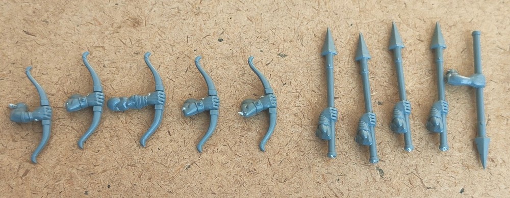 Warhammer Orcs & Goblins - Bits Goblin Arms Weapons x 10