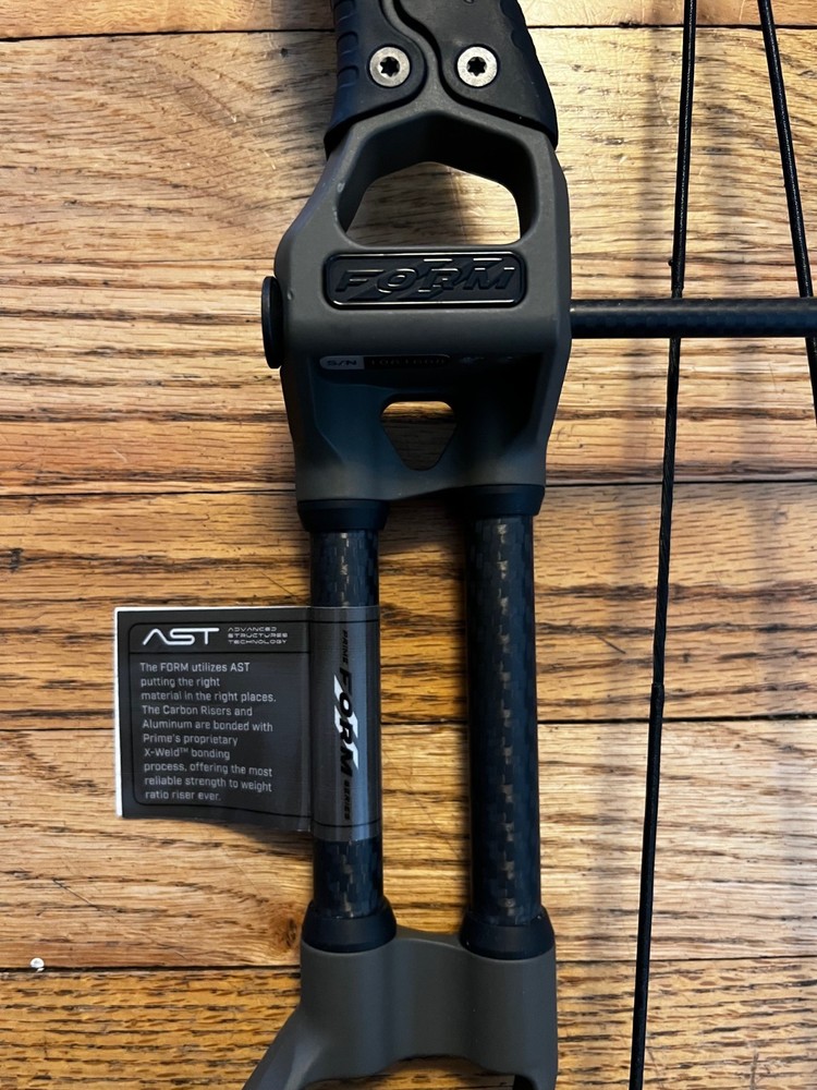 Prime Form 30 70lb Compound Bow