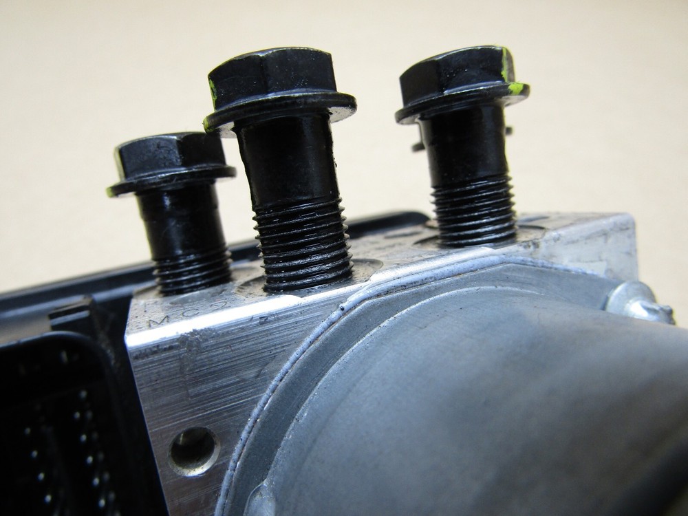 Ducati Monster+ 950 2022 ABS pump control module (14160)