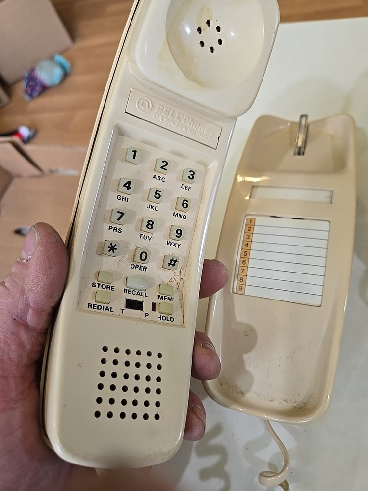 4-Vintage Phones Favorite Push Button Desk /wall. (E)