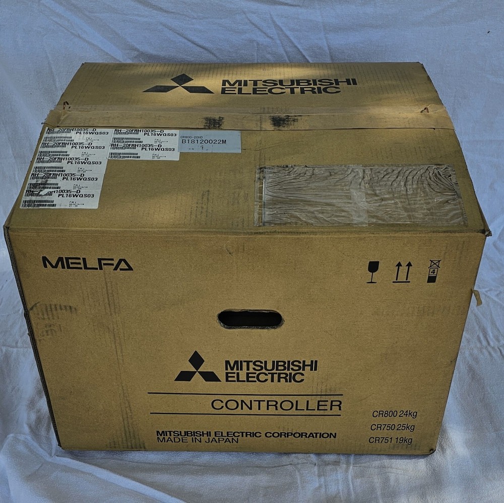 NEW Mitsubishi CR800-20HD Robot Controller w/ cables & Software