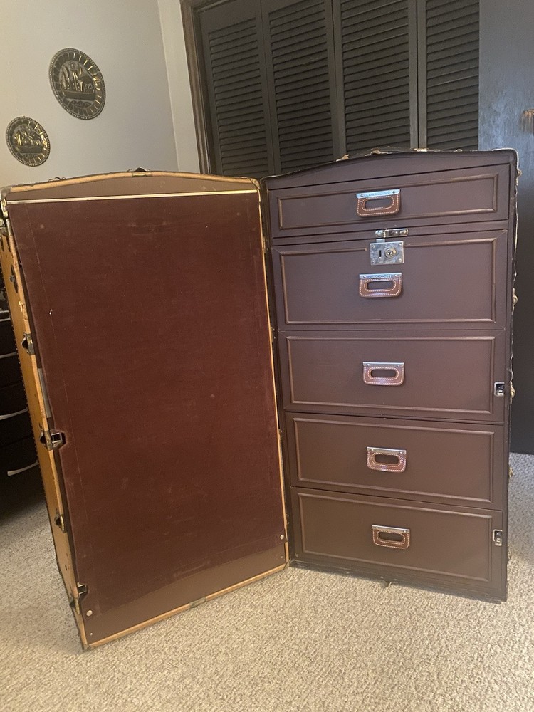 ANTIQUE OSHKOSH WARDROBE STEAMER TRUNK
