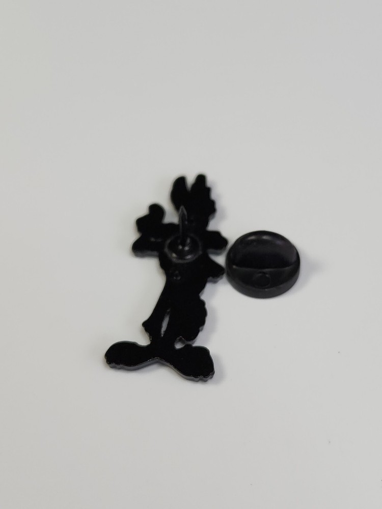 Wile E. Coyote Road Runner Cartoon Character Lapel Pin
