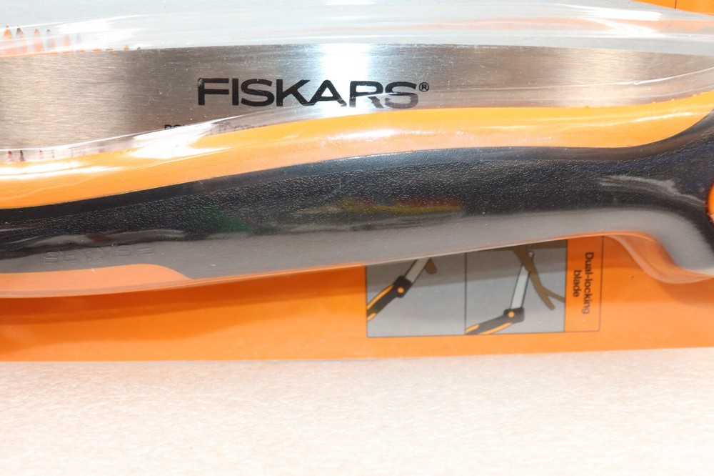Fiskars 10” Blade Folding/Locking Power Tooth Pruning Saw