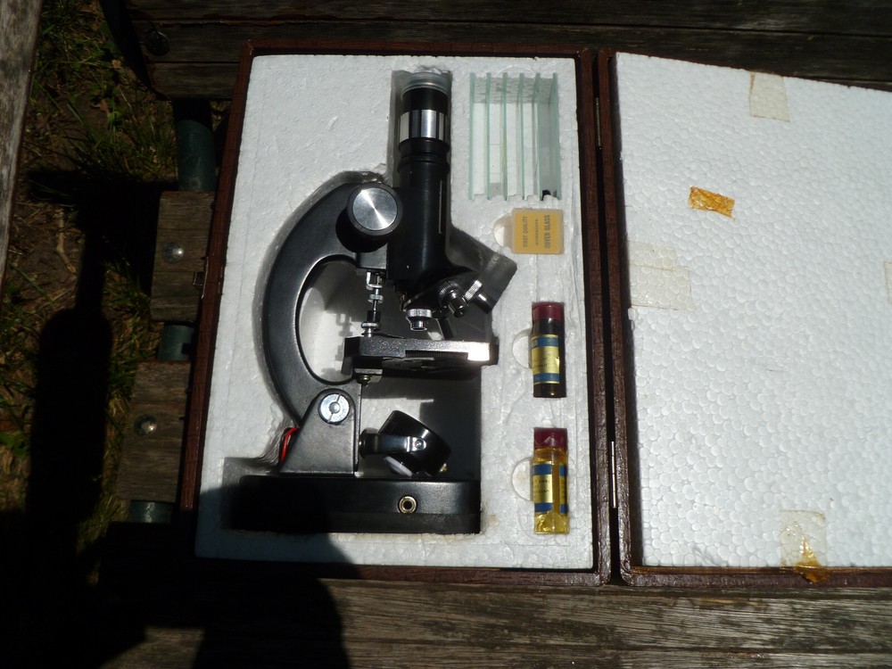 Monolux 50x-900x Microscope