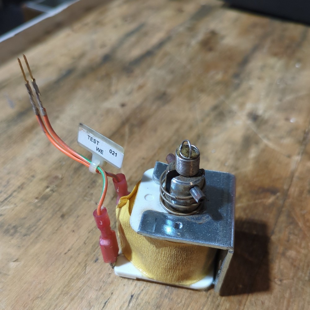 IGT S-2000 & S-Plus Upright Reel Pull Handle holding coil solenoid.