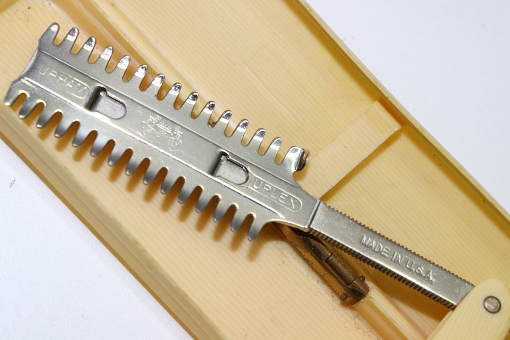 Durham Duplex Safety Razor with original box dated 1907 E9764