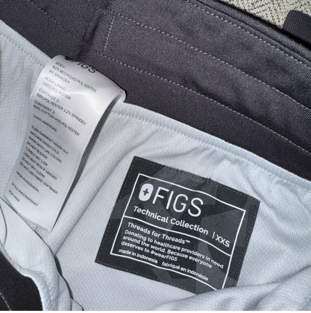 Figs extra sampler top and 2xs Pants