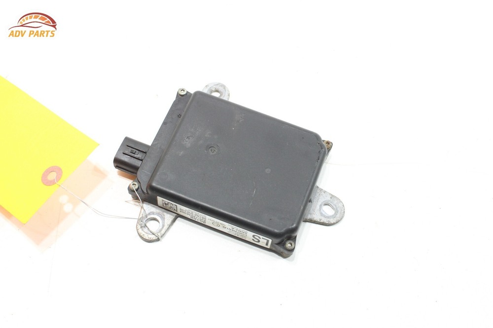 2015-2017 LEXUS LS460 LS600H REAR RIGHT SIDE BLIND SPOT RADAR SENSOR MODULE OEM