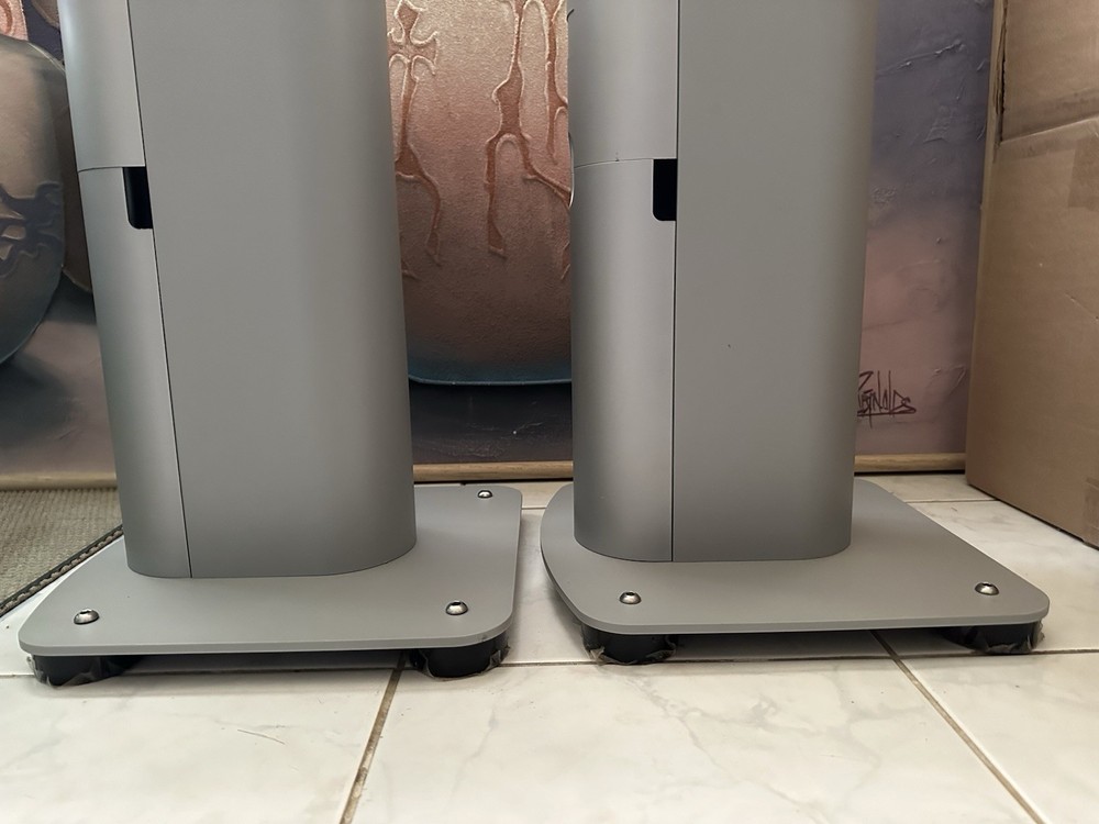 Meridian DSP3100 20" Speaker Stands Silver ( Pair )