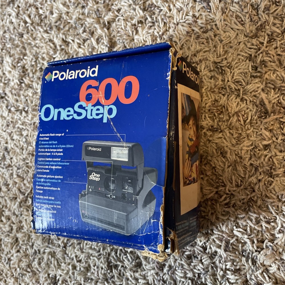 POLAROID VINTAGE ONE STEP 600 AUTOMATIC CAMERA W/ORIGINAL BOX, Untested