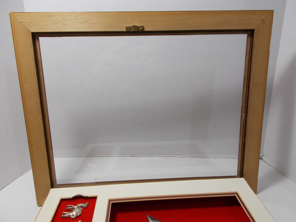 Oman Sultan Qaboos Framed Dagger Knife with 7 Camels