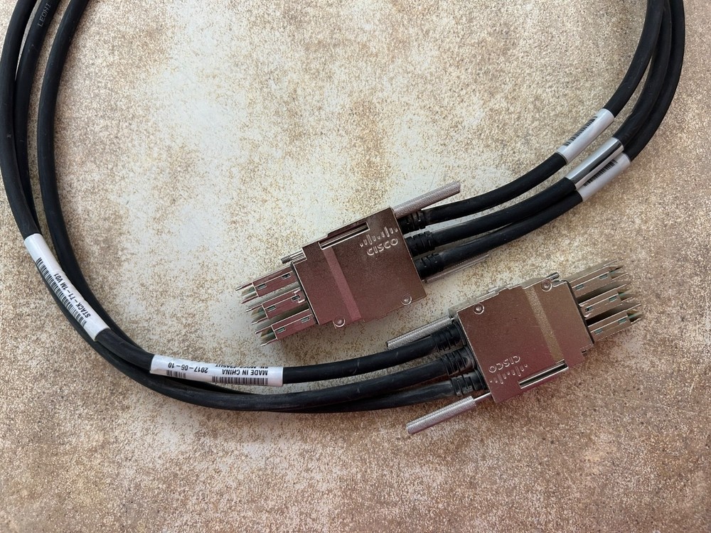 Cisco 9300 Series STACK-T1-1M V01 Stackwise Stacking Cable 1M 800-40404-01