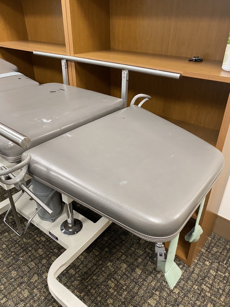 BIODEX DELUXE ULTRASOUND TABLE