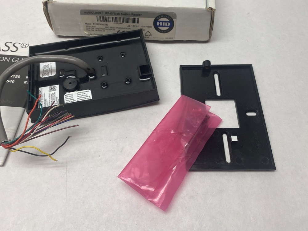 HID 6125CKN0005 multiCLASS RP40 Smart Card Wall Switch Reader