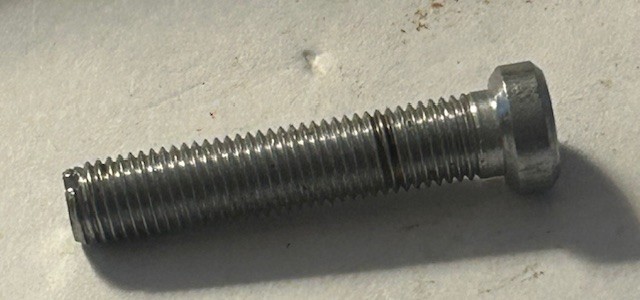 565310 Screw