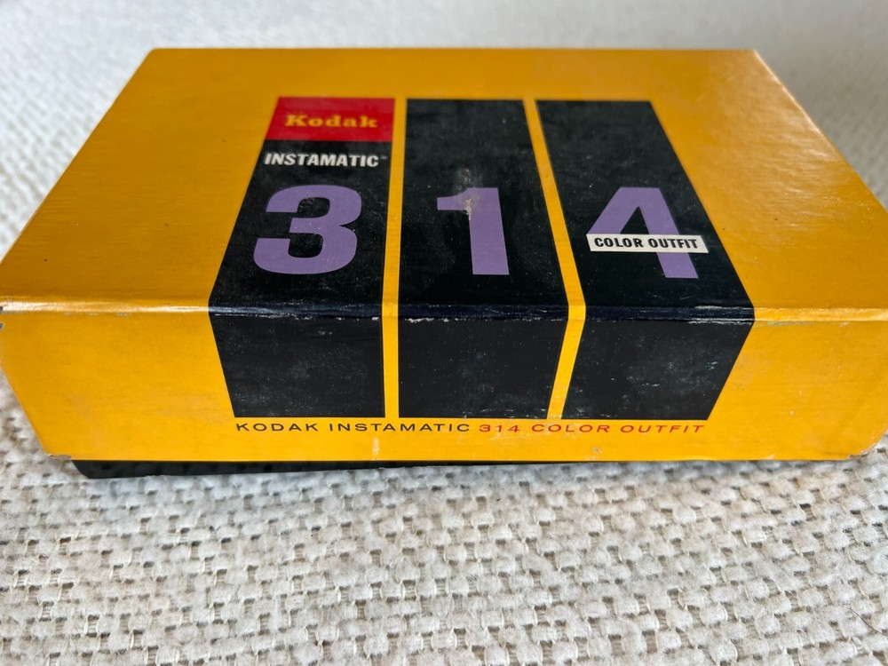 Kodak Instamatic 314 Box and Sylvania Flash Cubes