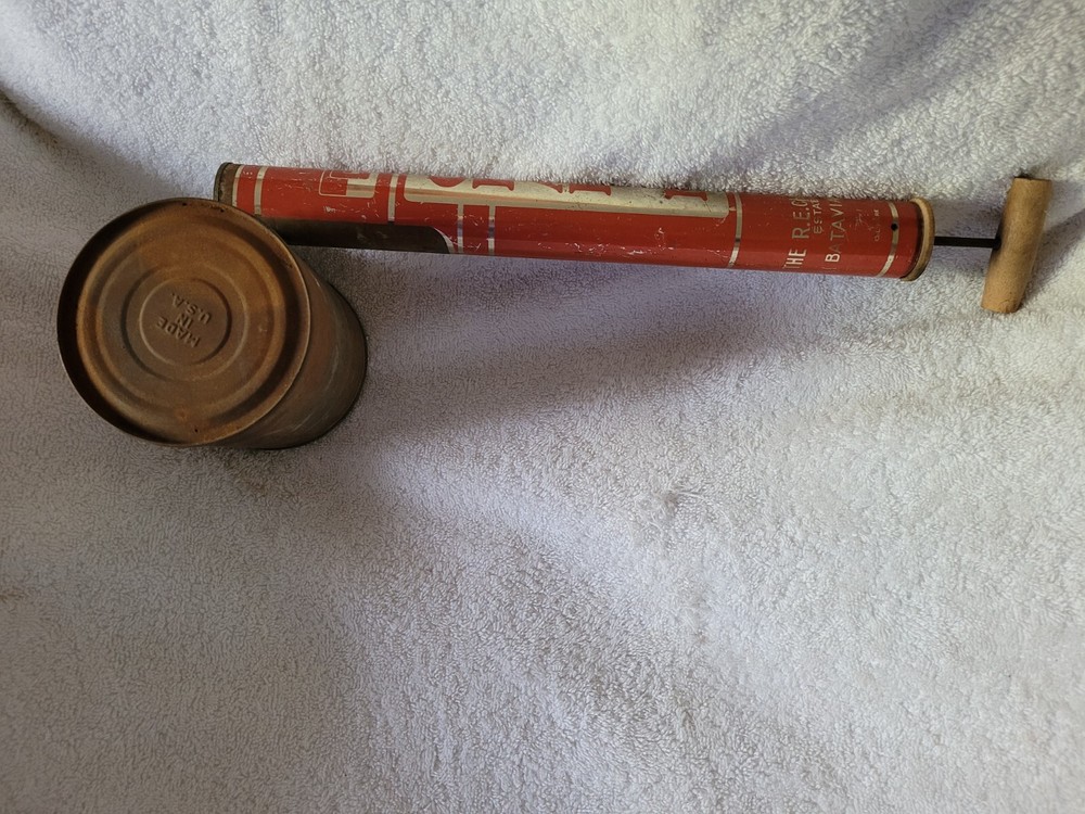 Vintage Tin Chapin Hardware Store Bug Sprayer
