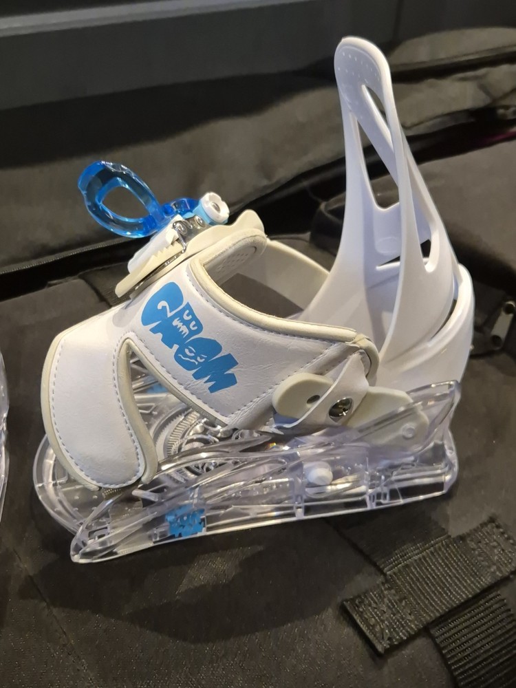 Burton Grom Youth Snowboard Bindings Size Medium.