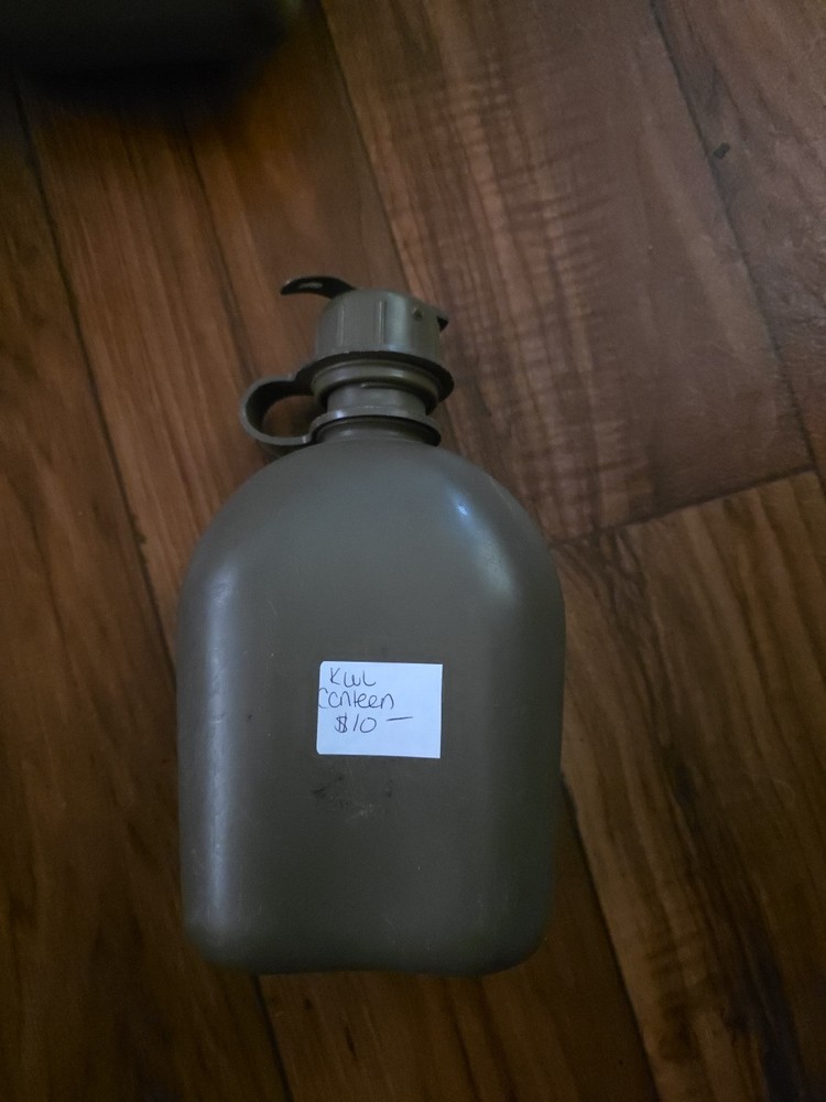 Vintage 1995 Us  Plastic Canteen