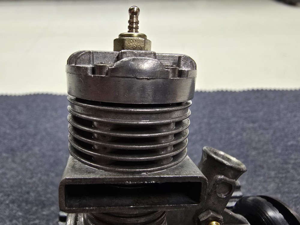 Fox 25 Stunt Control Line Model Airplane Engine w/Glow Plug
