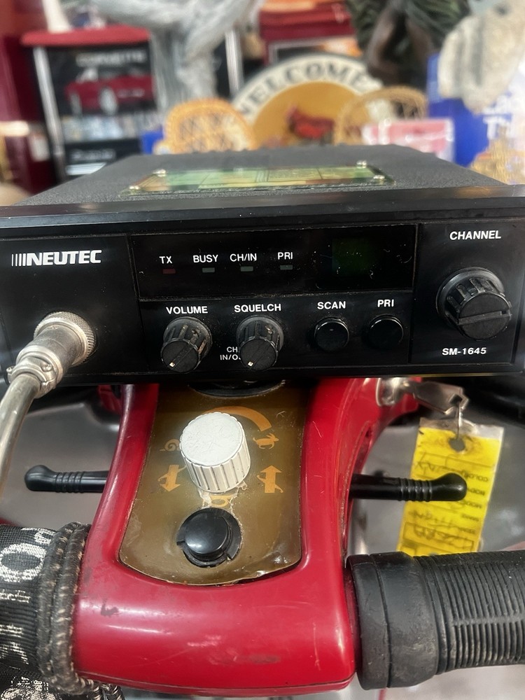 NEUTEC SM-1645L H  W/ ORIGINAL MICROPHONE UNTESTED (. READ. ).