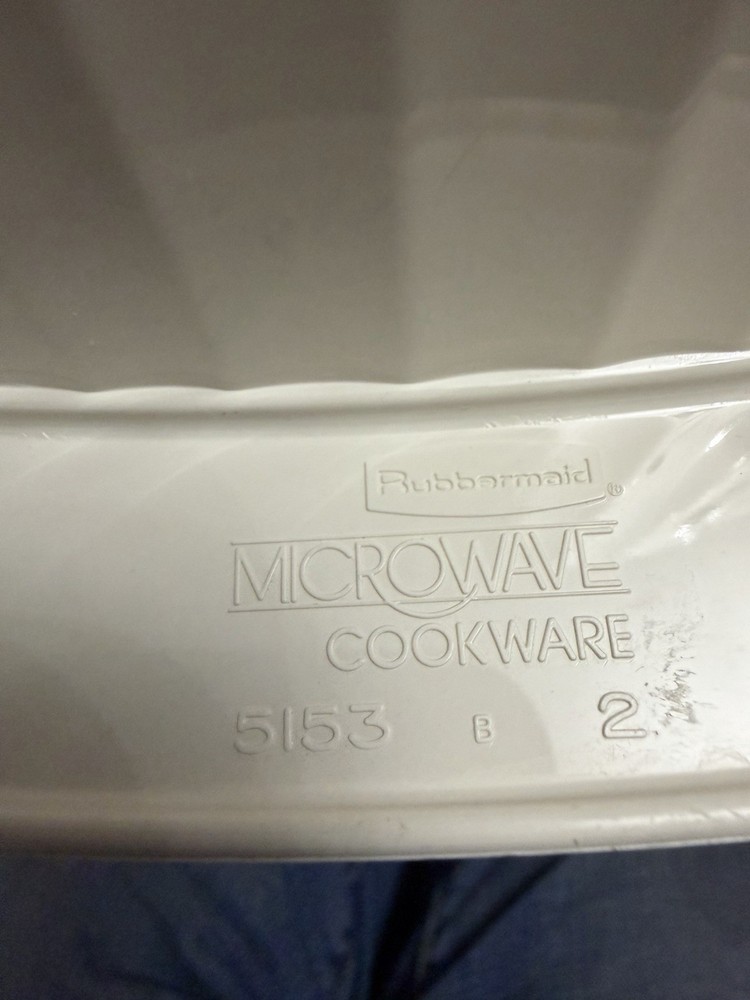RUBBERMAID MICROWAVE COOKWARE 9 PC STACKING NESTING SET 3 2 & 1 QT BOWLS +