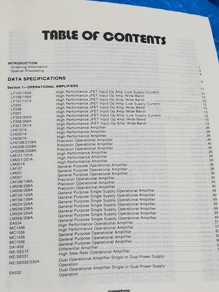 VINTAGE ELECTRONICS BOOK SIGNETICS ANALOG DATA MANUAL 1977