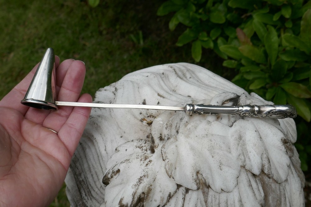 Vintage Reed & Barton Sterling Silver Candle Snuffer In Francis I Pattern