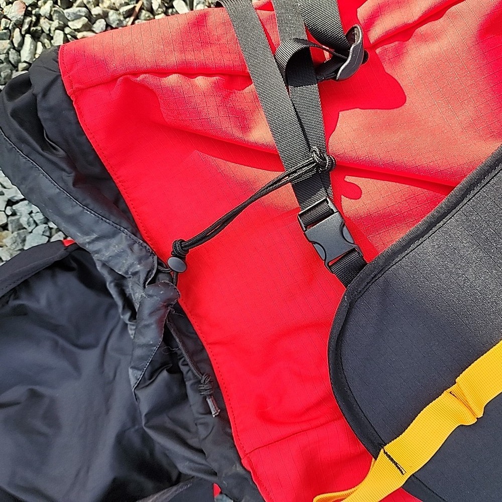 Alps Mountaineering Hiking Backpack Internal Frame Black And Red