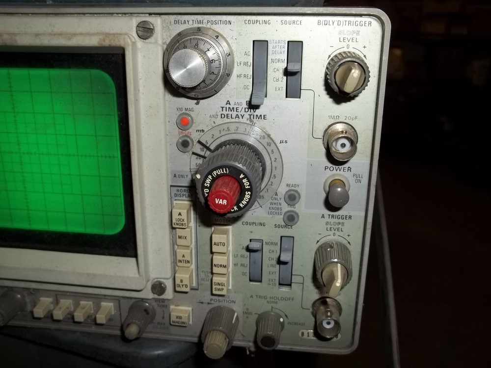 TEKTRONIX 464 STORAGE OSCILLOSCOPE (J4)