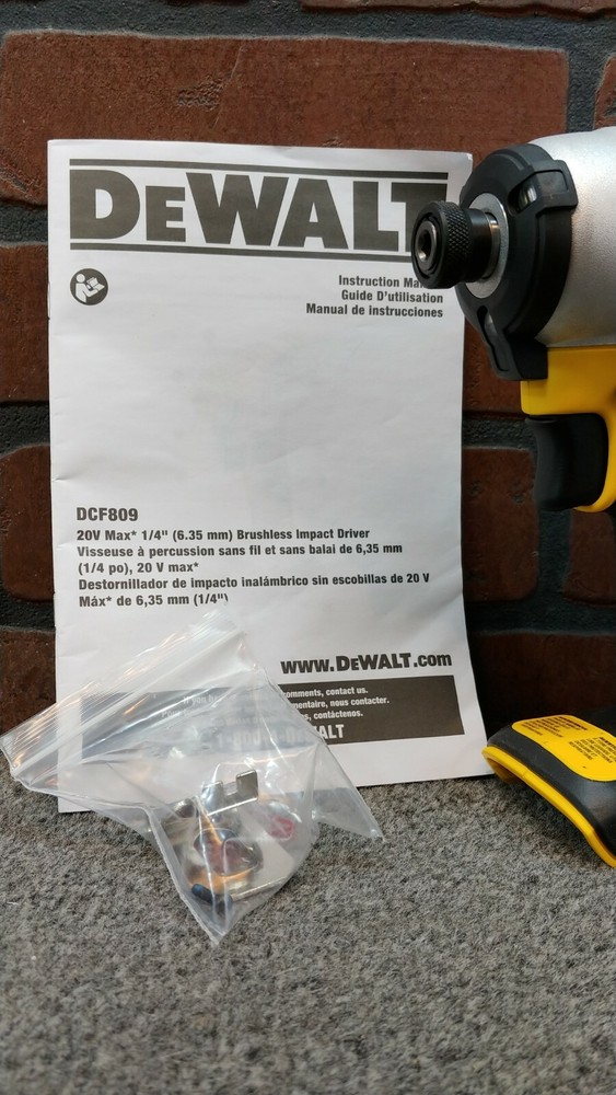 Dewalt DCF809 20V MAX Atomic Brushless 1/4" Compact Impact Driver-***NEW***