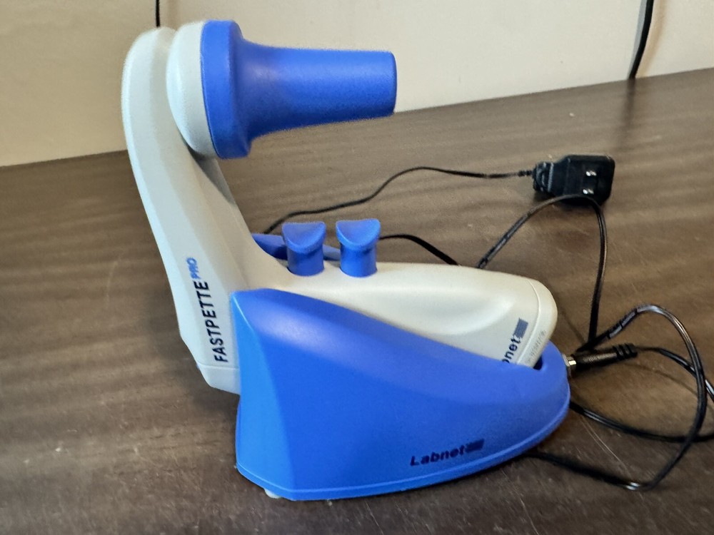 LABNET PIPETTE CONTROLLER W/ CHARGING STAND FASTPETTE PRO