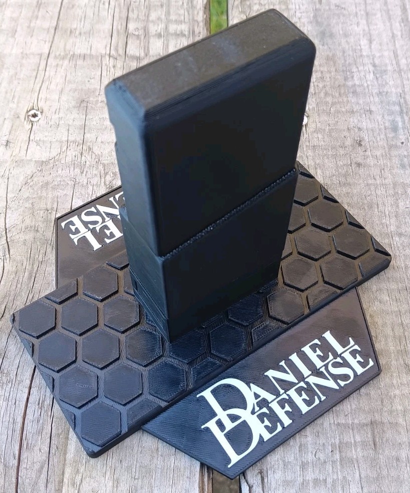 Sporting Rifle Display / Table Stand Daniel Defense